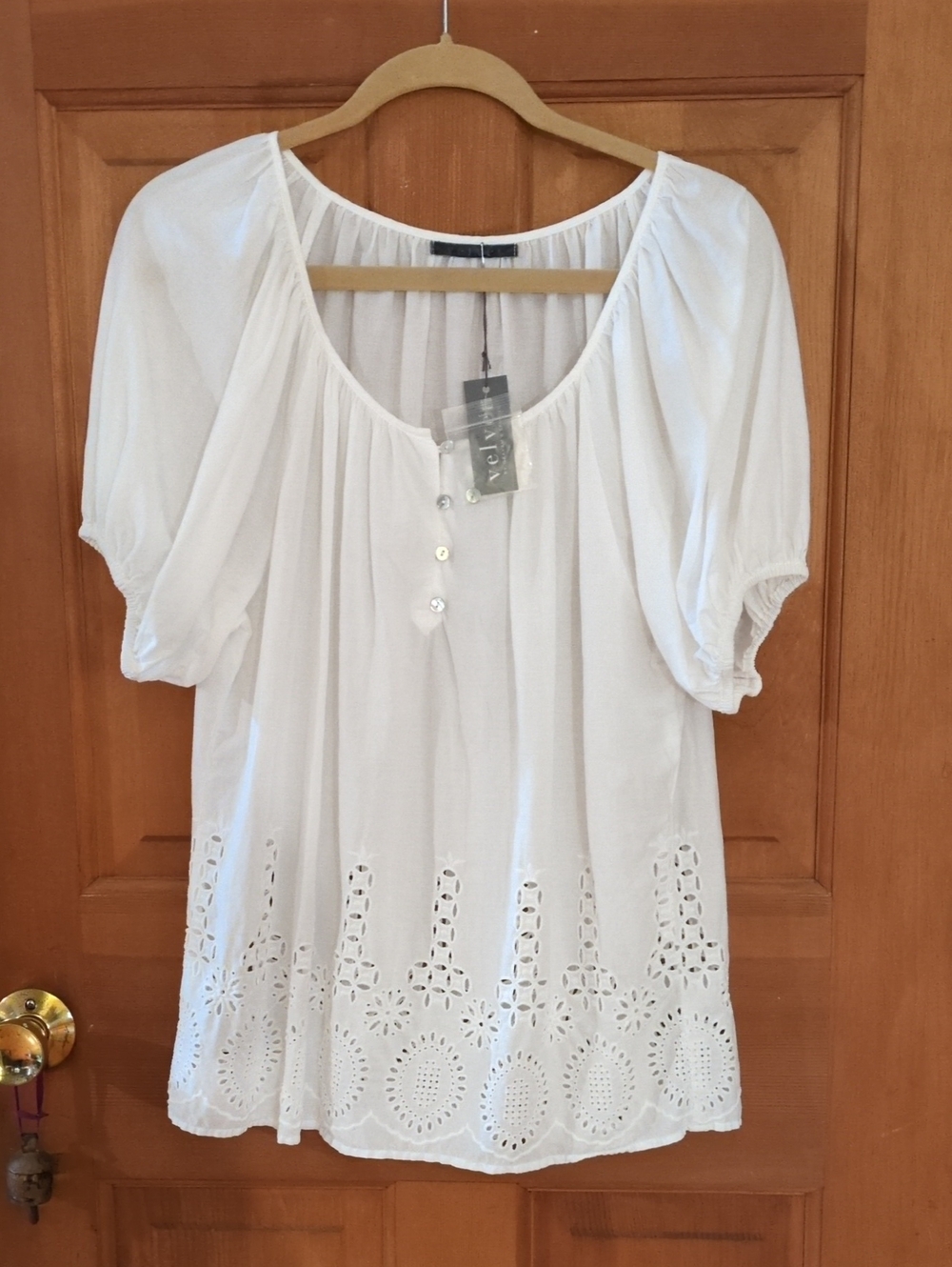 Velvet by Graham & Spencer White Scoop Neck Eyelet Accent Puff Sleeve Blouse M